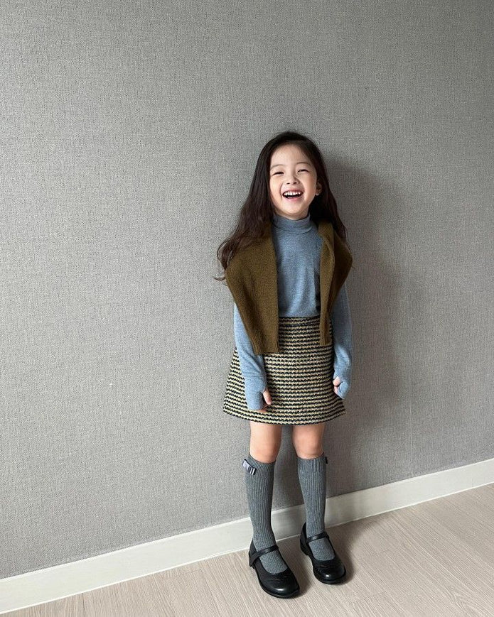 Girls Modern Knit Vest Outfit – Long Sleeve Top, Textured Skirt & Layered Look