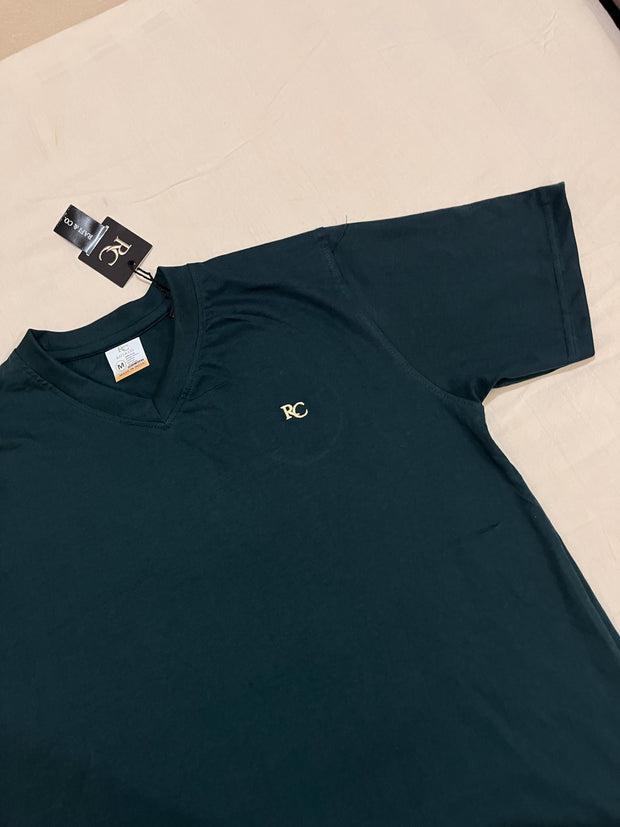 Premium Men Casual Dark Green V Neck Tee For Everyday Minimalist Style
