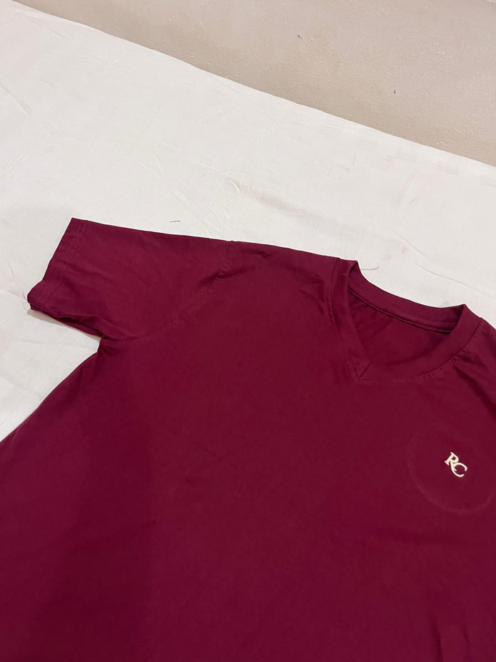 Premium Men Casual Maroon V Neck Tee For Everyday Minimalist Style