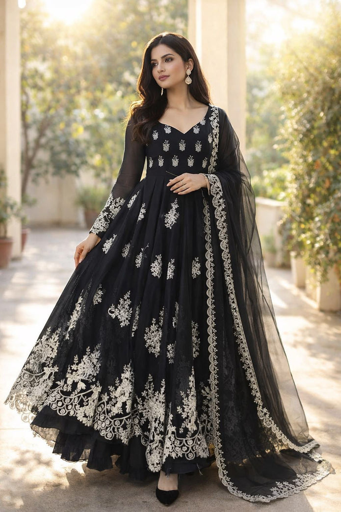 Elegant Black Floral Embroidered Anarkali Set With Lace Border Dupatta